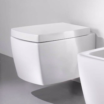 Vägghängd toalett Square II i minimalistisk stil
